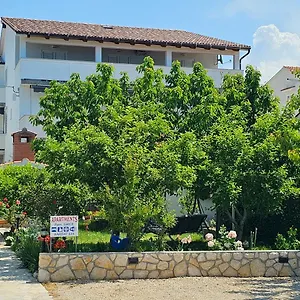  Apartman Fam. Grce Horvátország
